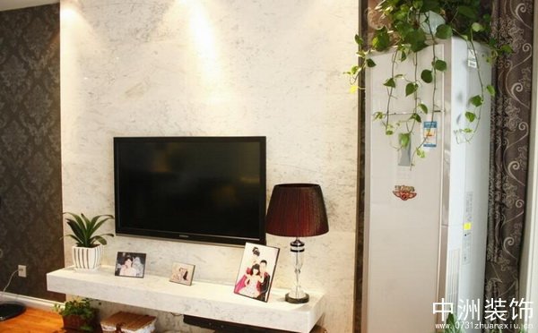 黑白现代风格客厅电视背景墙装修实景图