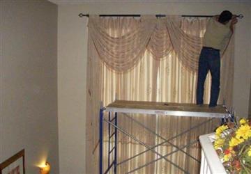 安装施工错误导致窗帘杆坠落